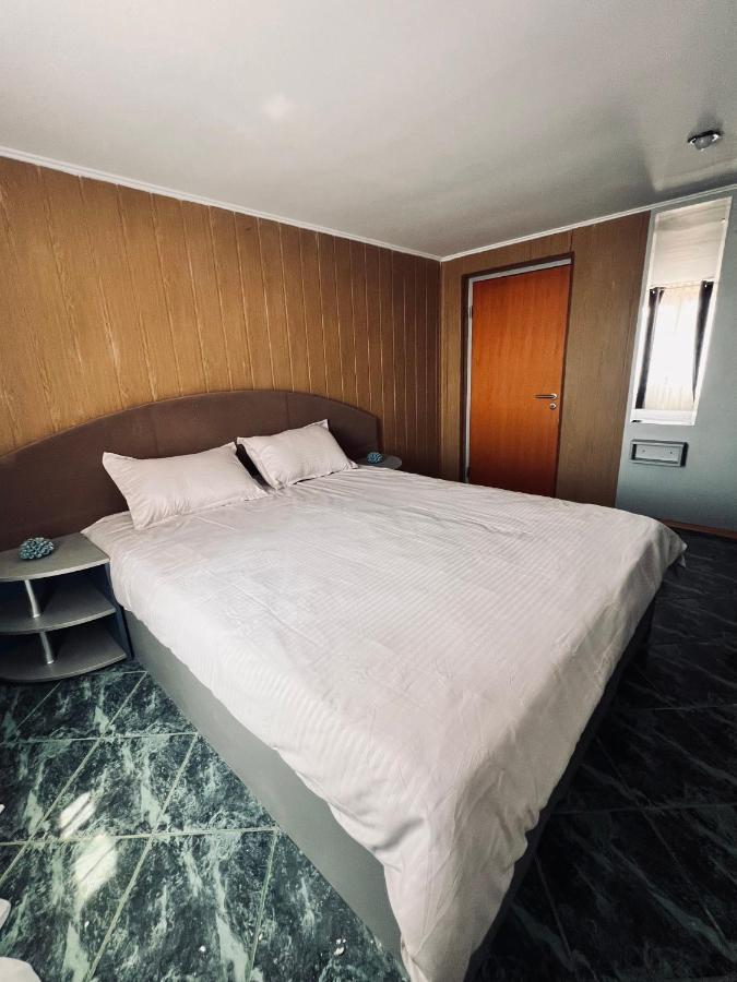 Hypnotic Villa Pitesti Ngoại thất bức ảnh